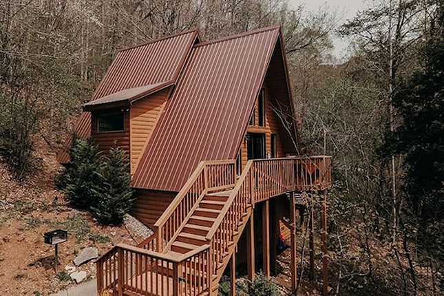 Sage&Cedar
    Stanton, Kentucky
    From $215/night | Hosts 7 guests
    "Immerse yourself into the wilderness of Kentucky and enjoy the morning birds, reconnect with loved ones, and wake up to the sunrise in this recently renovated cabin. Sage & Cedar is a blend of the rustic roots of Eastern Kentucky and the modern flare of today's society creating a unique and cozy experience. Only 3 miles from Natural Bridge State Park, 6.5 miles from the Red River Gorge, 3.5 miles from Nada Tunnel, guests are able to access hiking trails and major attractions with only a short commute.&#148; &#151; Airbnb 
    Photo via airbnb.com