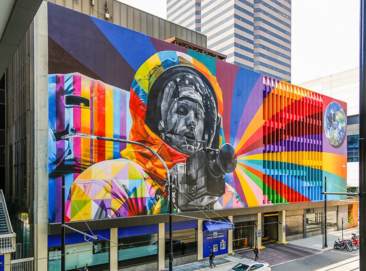 Armstrong
511 Walnut St., Downtown
Mural: ArtWorks | Designer: Eduardo Kobra
Photo: Hailey Bollinger