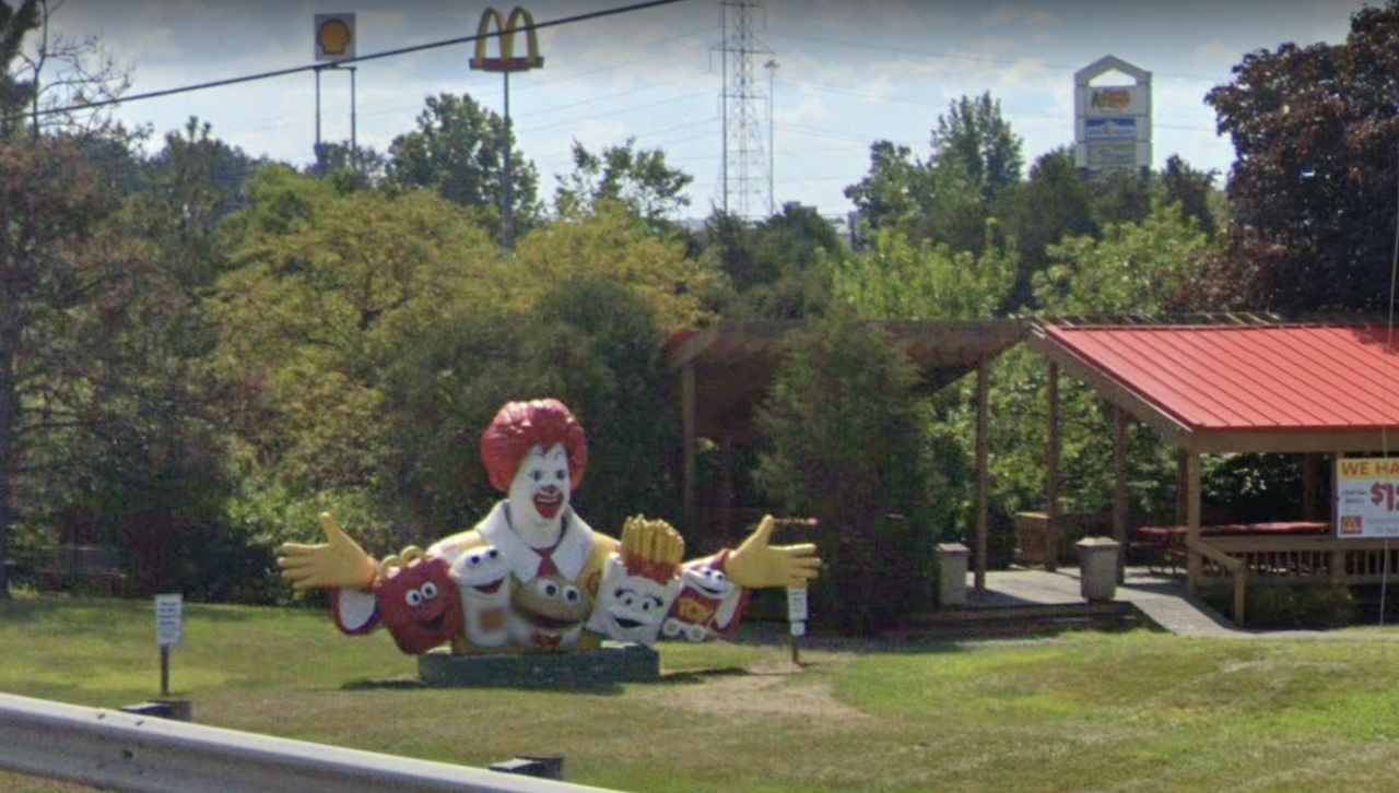 Giant Ronald McDonald
7806 E. State Route, 37, Sunbury
One of the creepier attractions on our list, and frankly, in the country, no one is quite sure why this Ronald McDonald exists. But, it’s there, it’s weird and so, go see it if you like oddities like this. Otherwise, when else would you visit Sunbury?
