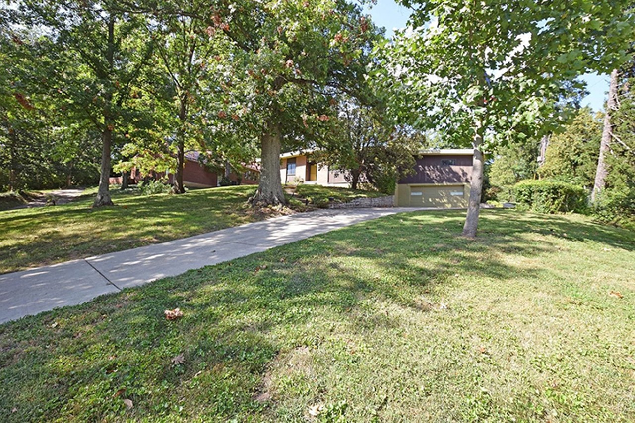 A Midcentury Modern Time Capsule Is on the Market in Anderson Township for $285K