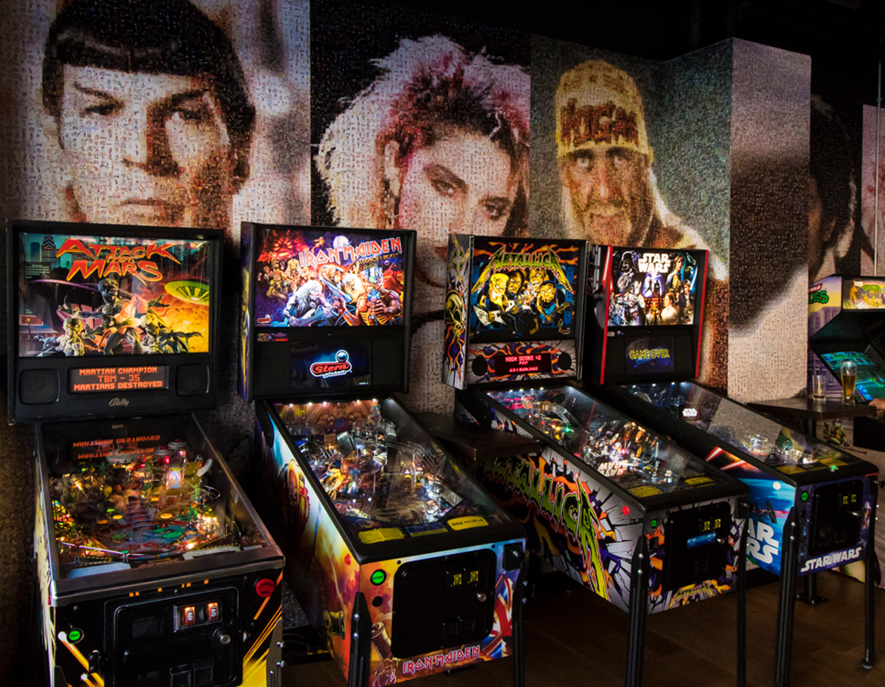 16-Bit Bar+Arcade pinball machines