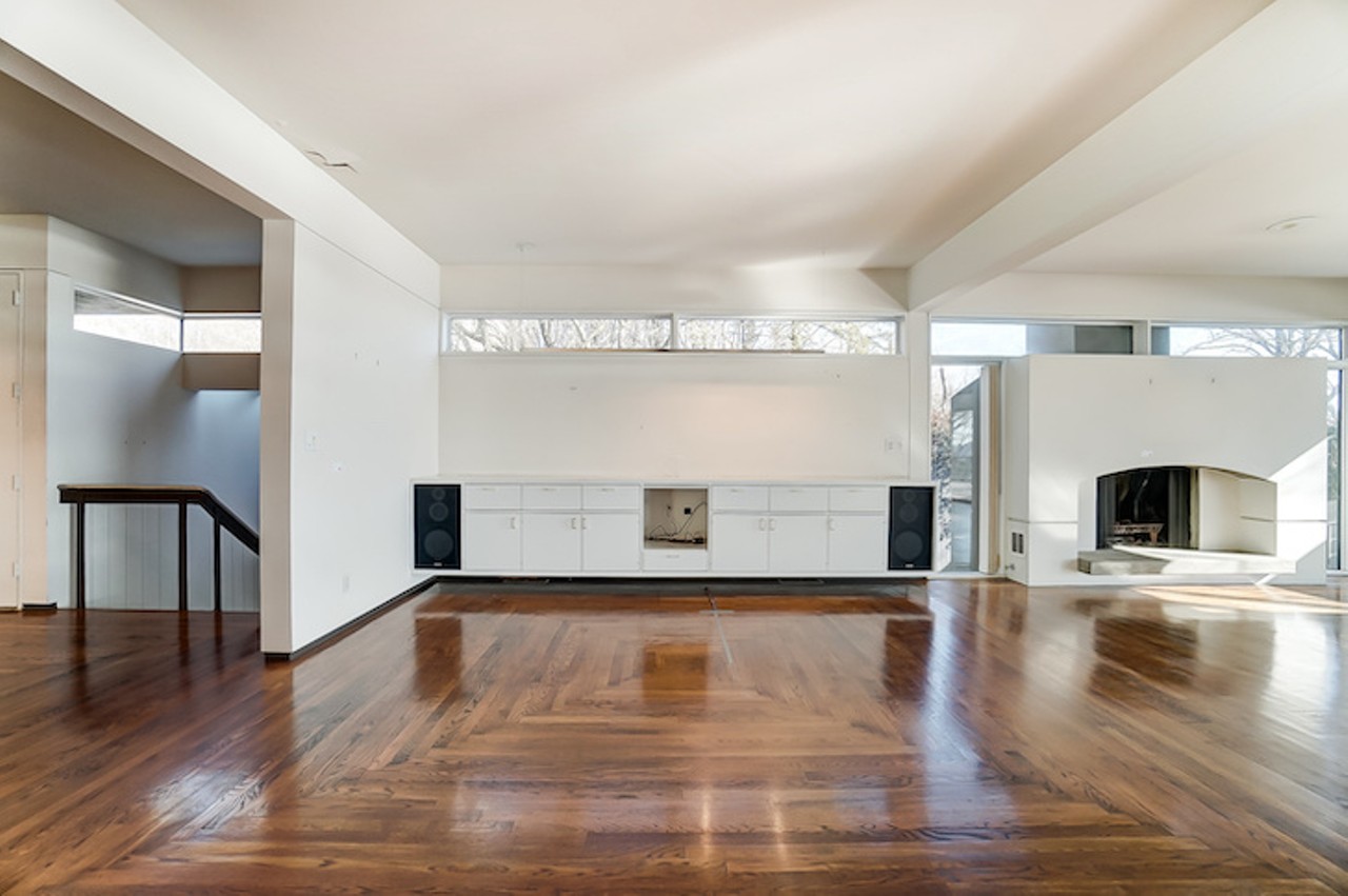 Cincy Modern Masterpiece &#145;Weston House&#146; Is For Sale, and it Has an Indoor Pool
