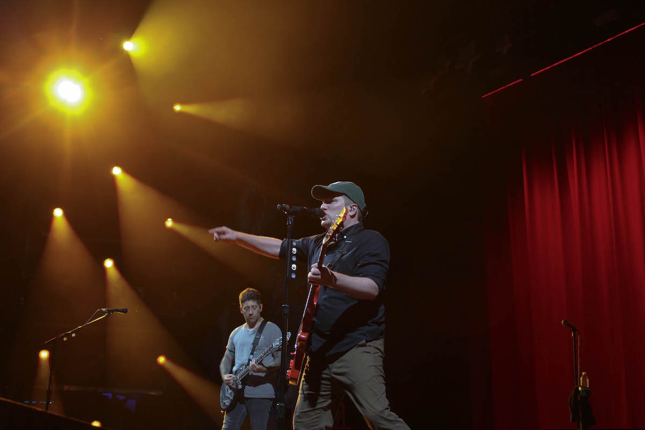 THNKS FR TH MMRS: CityBeat Reviews Fall Out Boy's Cincinnati Concert, Live  Music, Cincinnati
