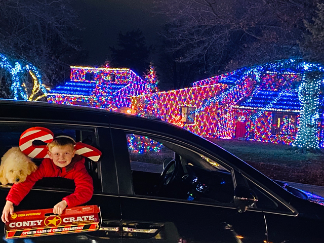 Gold Star Express Features Home Holiday Light Tours Across Greater Cincinnati — and Discounted Coneys