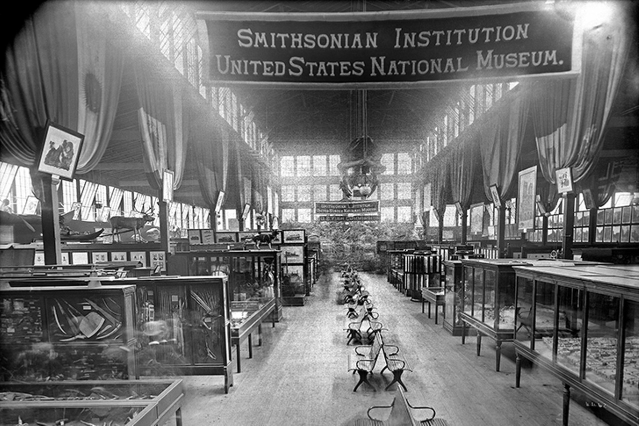 Park Hall housed restaurants and caf&eacute;s, a hospital, a government display and minerals on loan from Ontario, Canada. Even the Smithsonian Institution contributed a pavilion to Park Hall, coordinating all of the U.S. government exhibits and preparing a display on its own activities and collections. An overview of the Smithsonian Institution's Exhibit Hall.
Photo: Smithsonian Institution Archives