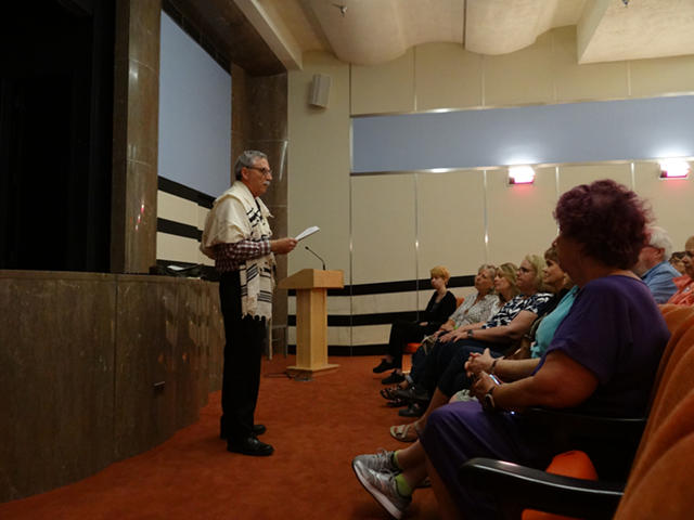 Steve Coppel speaking at the Holocaust and Humanity Center