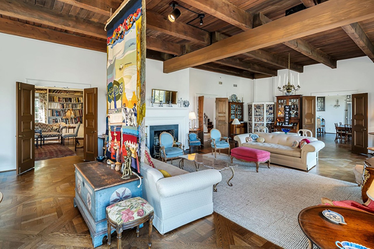 Luxury Realtor Perrin March&#146;s Carriage House-Turned-Family Home is for Sale in Hyde Park