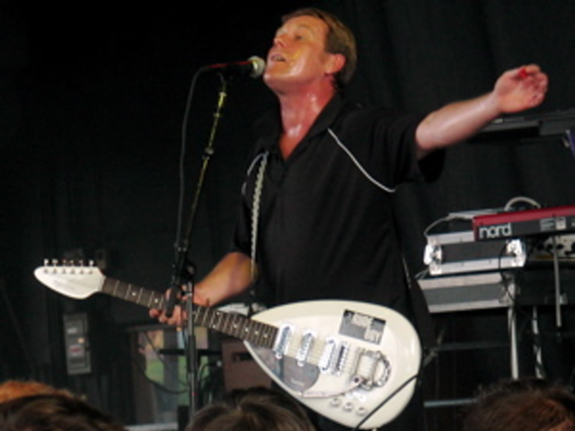Dave Wakeling opening for 311 at Riverbend in 2007