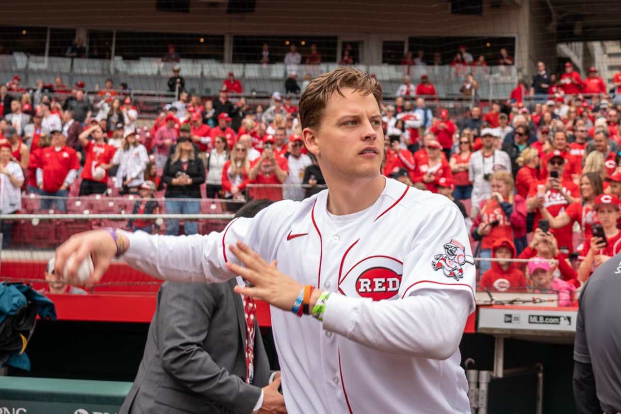 Bengals QB Joe Burrow throws first pitch at Reds home opener 