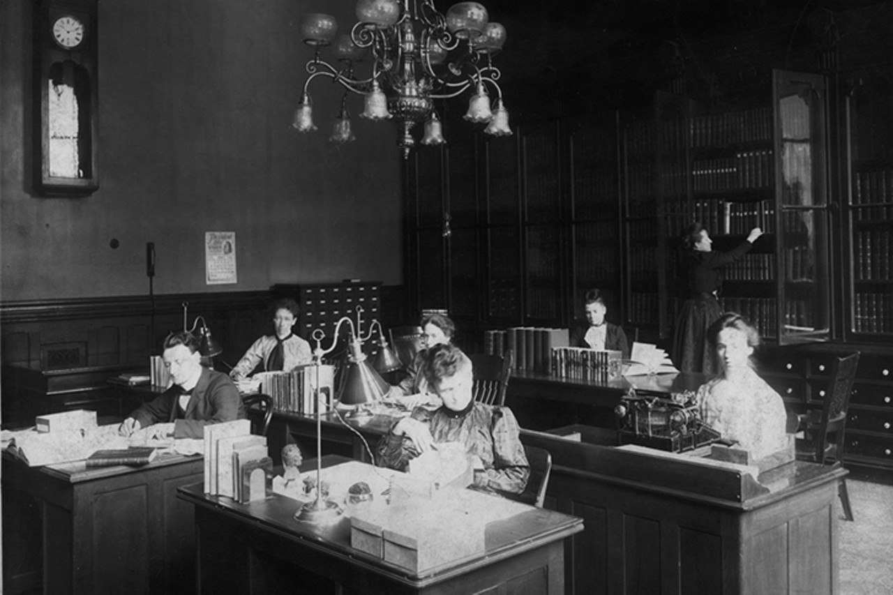 Cataloguers in a photo taken 1899
Photo: Courtesy of The Public Library of Cincinnati and Hamilton County Digital Archives