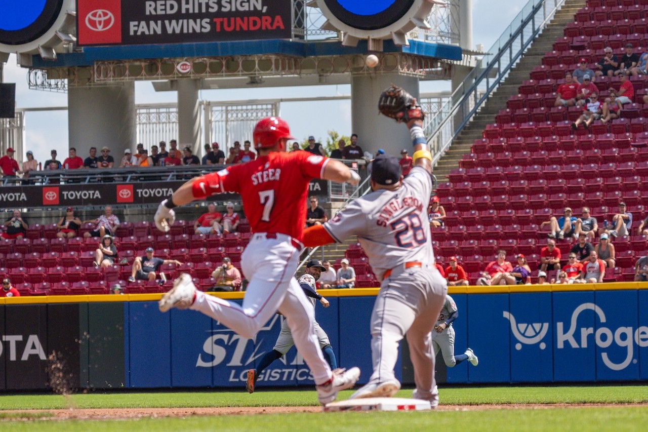 Spencer Steer beats out the throw to first for a single in the fourth inning | Cincinnati Reds vs. Houston Astros | Sept. 5, 2024