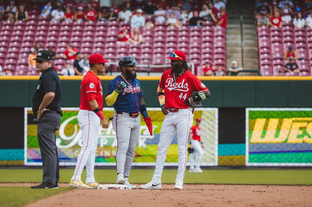 Marcell Ozuna chatting it up with Elly De La Cruz and Santiago Espinal | Cincinnati Reds vs. Atlanta Braves | Sept. 19, 2024