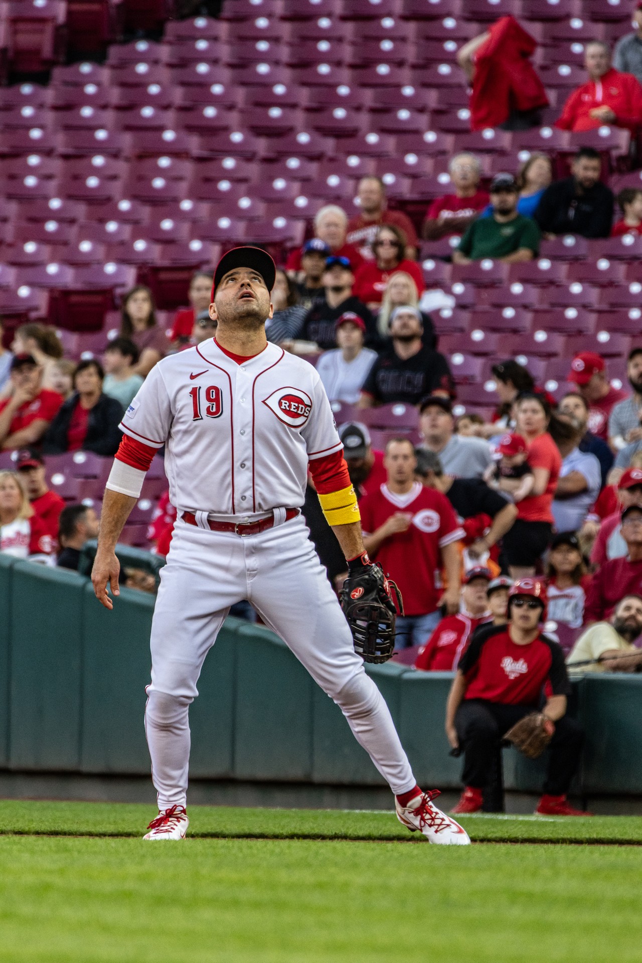 Joey Votto watches a ball fly over his head in the first inning | Cincinnati Reds vs. Minnesota Twins | Sept. 18, 2023