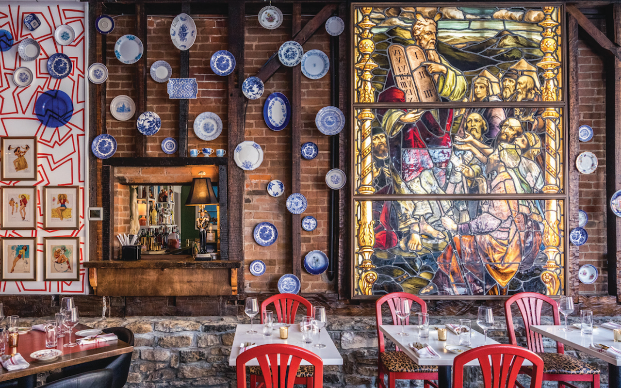 Mama's on Main has a large stained-glass window salvaged from a MainStrasse church that had been destroyed by fire in the 1980s.