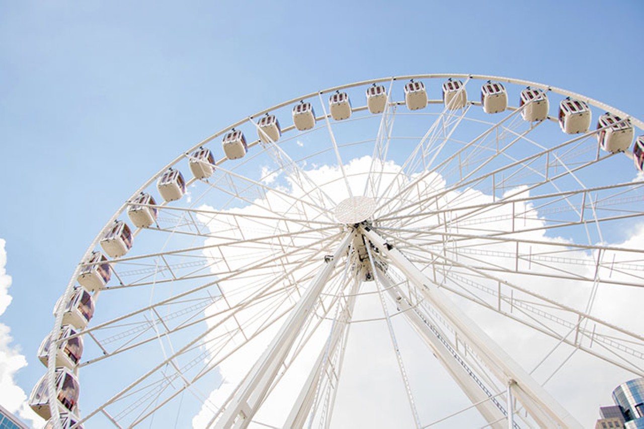 SkyStar, the Cincinnati Riverfront's 15-Story Temporary Ferris Wheel