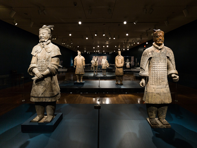 Terracotta Warriors. Middle ranking officer (right); Qin dynasty (221-206 BC)
