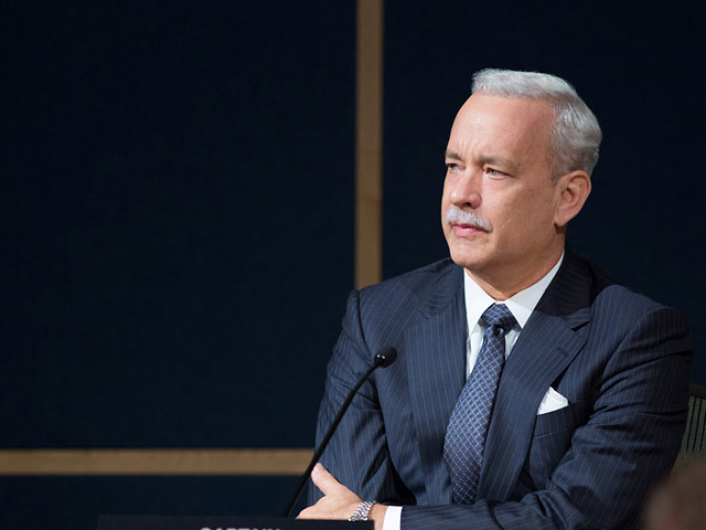 Tom Hanks portrays pilot Chesley Sullenberger in "Sully."