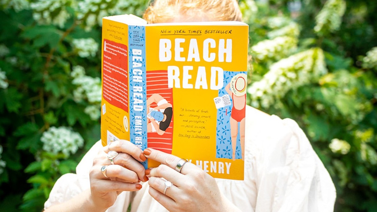 https://media1.citybeat.com/citybeat/imager/summer-reading-guide-fill-your-beach-tote-with-these-books-by-greater-cincinnati-authors/u/magnum/15433245/emory-beachread.jpg?cb=1693342301