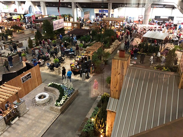 The show offers more than 400 landscaping and renovation experts in one location.