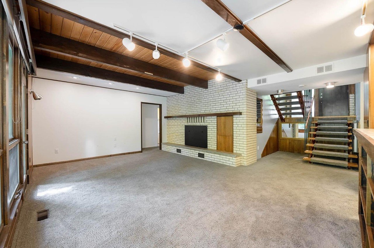 This 1960s Mid-Century Modern Ranch in Finneytown is for Sale for $325,000