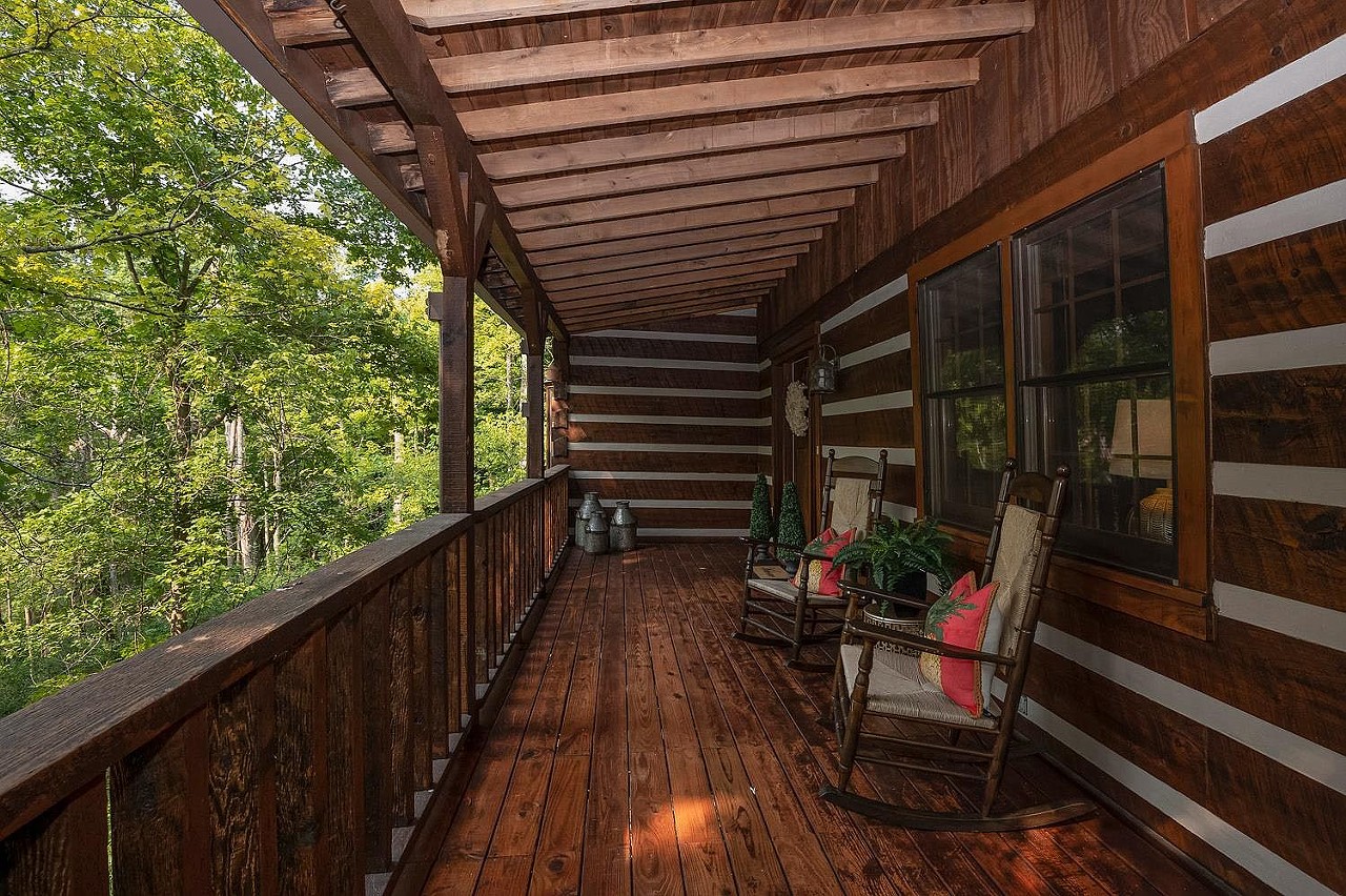 This Charming AF Log Cabin Located Near Downtown Cincinnati Just Hit the Market