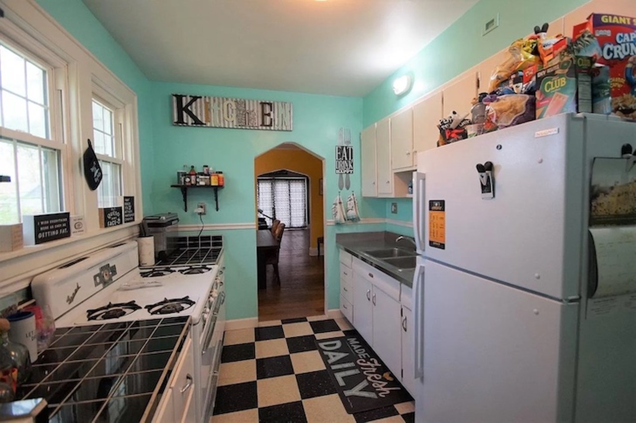 This Charming North College Hill Cottage with a Cute Retro Kitchen Is Only $125K