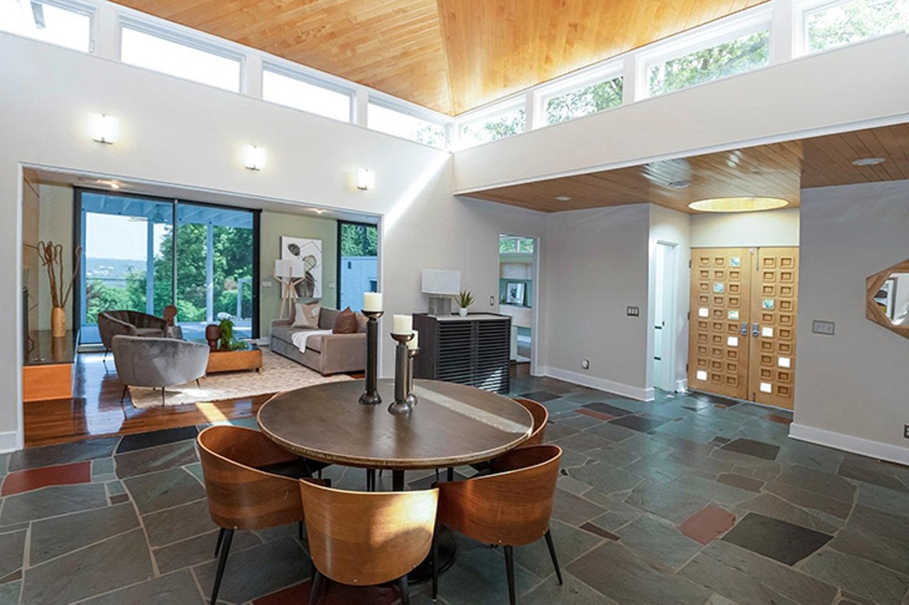 This Columbia Tusculum Midcentury Modern Beauty Boasts Scenic Views and a Private Pool