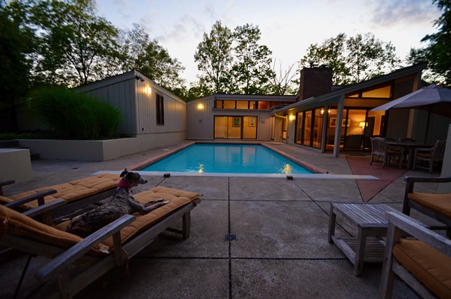 This Midcentury Modern East Side Ranch Would Host the Most Kick-Ass Pool Parties