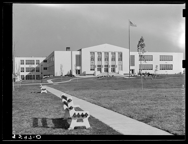 The Greenhills Community Building in 1938 - Library of Congress