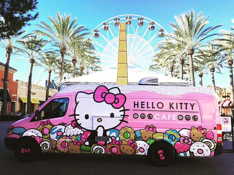Hello Kitty Cafe Truck - Photo: Facebook.com/hellokittycafetruck