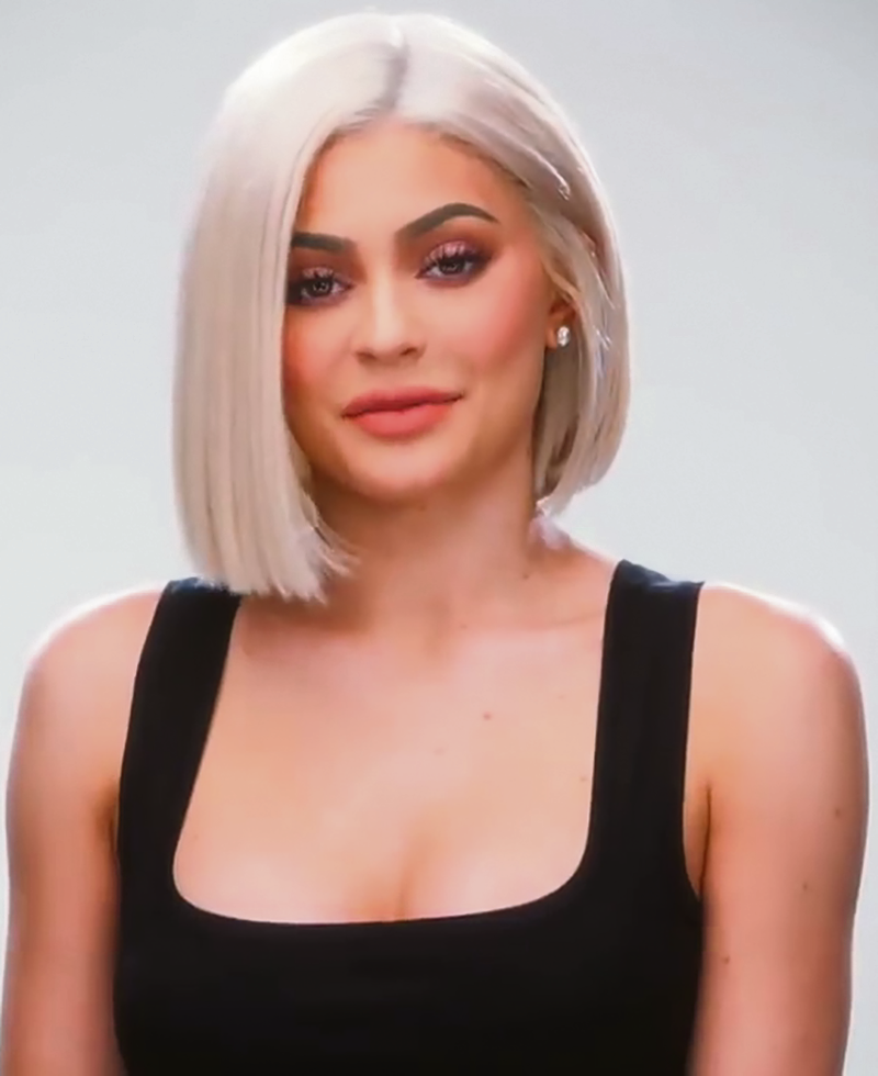 Kylie Jenner: self made makeup mogul? - Photo: Photo: By Hayu (https://web.archive.org/web/20180405211728/https://www.youtube.com/watch?v=dP6sVC4gLRk)