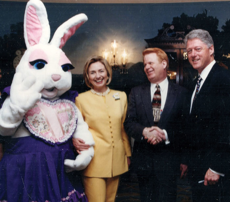 A Schenz Easter bunny with the Clintons