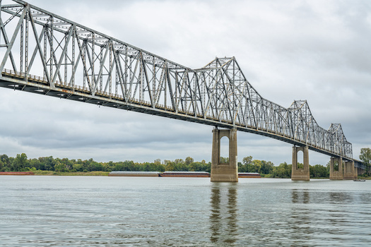 Population growth often drives excess nutrient pollution, which triggers toxic algae blooms in the Ohio River and in waterways across the United States. - Photo: Adobe Stock