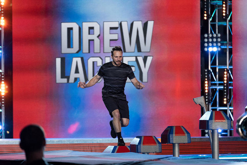 Drew Lachey on "American Ninja Warrior" - Photo: Dennis Mong