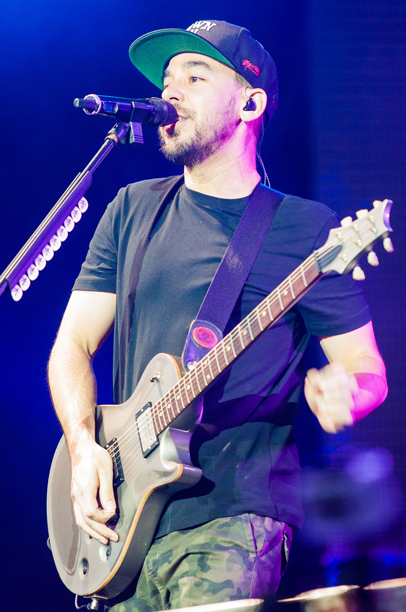 Mike Shinoda performing with Linkin Park in 2014 - Photo: Stefan Brending (CC-by-3.0)
