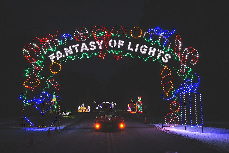 This Ohio-Wide Drivable Light Trail is the Ultimate Socially Distant Holiday Road Trip