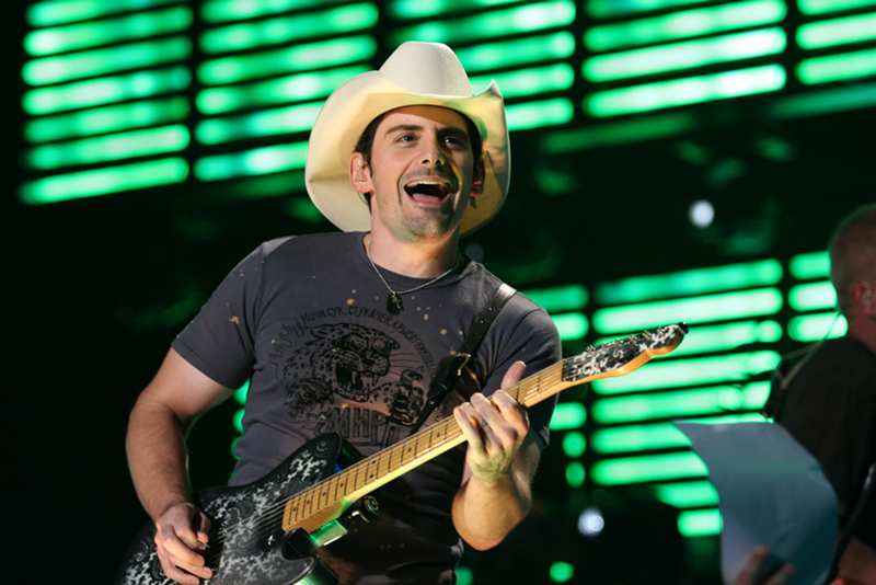 Brad Paisley helping to keep the guitar solo alive in Country music