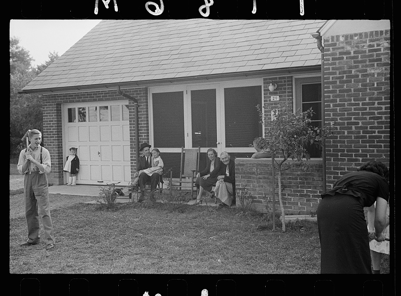 A Greenhills family. 1938. - PHOTO: John Vachon; Retrieved from the Library of Congress