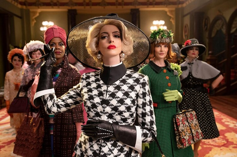 Anne Hathaway stars at the Grand High Witch in the new The Witches - Photo: Courtesy HBO Max