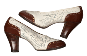 "Spectator Pumps Signed by the Yankees," about 1941, leather and suede, Stuart Weitzman Collection, no. 286. - Photo: Glenn Castellano, New-York Historical Society