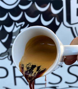 Dangerbird gets its coffee from local Sidewinder Roastery - Photo: instagram.com/dangerbirdespresso