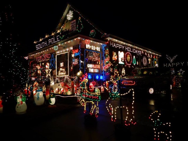 The Zapf's Christmas Display - Photo: Provided by Bill Zapf