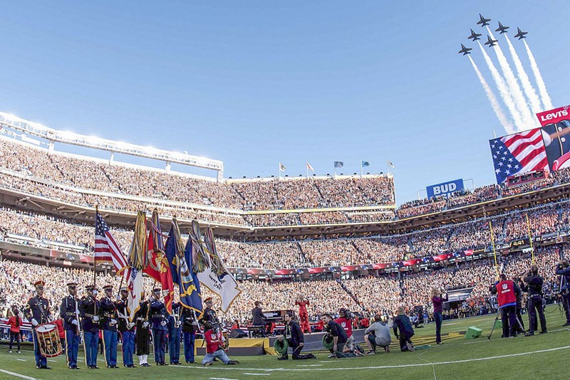 The Navy Blue Angels fly over the field before Super Bowl 50 in 2016. - photo: Spc. Brandon C. Dyer, Wikimedia Commons