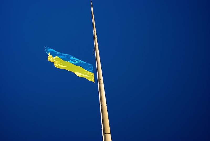 The Ukrainian flag flying at Kyiv City Hall - Photo: Oleksii Leonov, CC BY-SA 2.0
