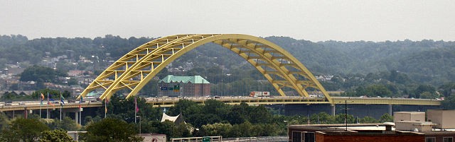 Daniel Carter Beard Bridge - Photo: Wikimedia Commons