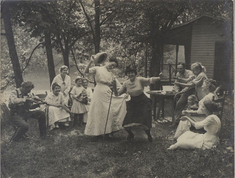 Nancy Ford Cones (American, 1869–1962), Picnic Fun on the Little Miami River, about 1912, gelatin silver print, 11 x 14 in. - Photo: The Metropolitan Museum of Art, Gift of Margaret Ford Cones, 1983 (1983.1091.20). Image copyright © The Metropolitan Museum of Art. Image source: Art Resource, NY