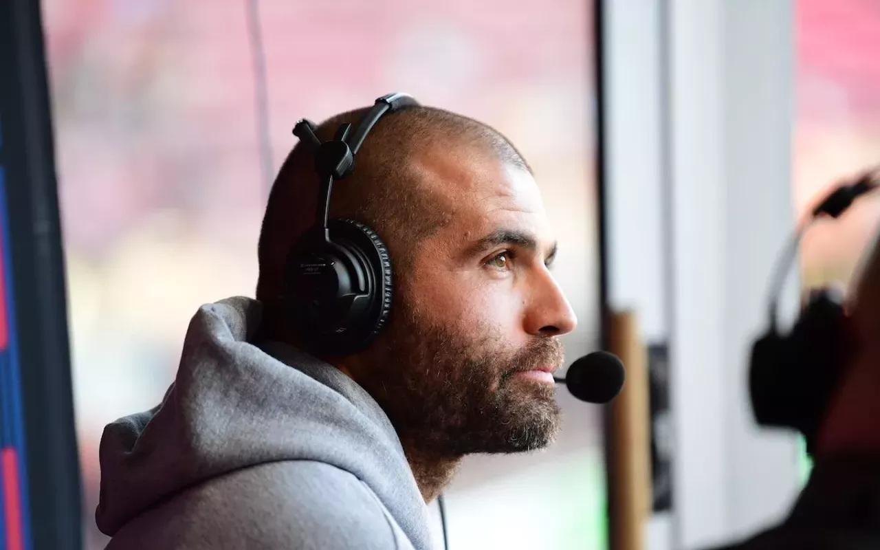 Is It a Nipple Thing?' Cincinnati Reds' Joey Votto Spits Gold in Broadcast  Booth Again | Sports & Recreation | Cincinnati | Cincinnati CityBeat