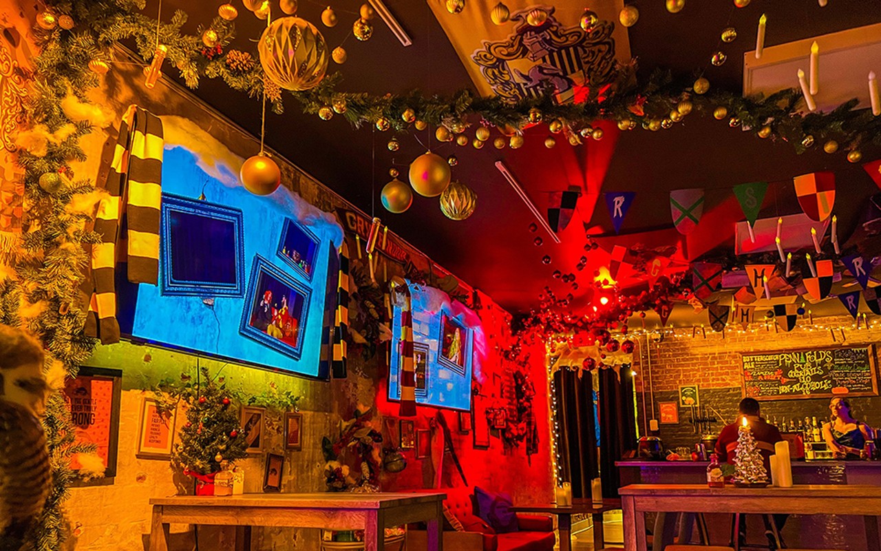 Pennifold's Pub has gotten a holiday makeover with Hogwarts-inspired Christmas decor.