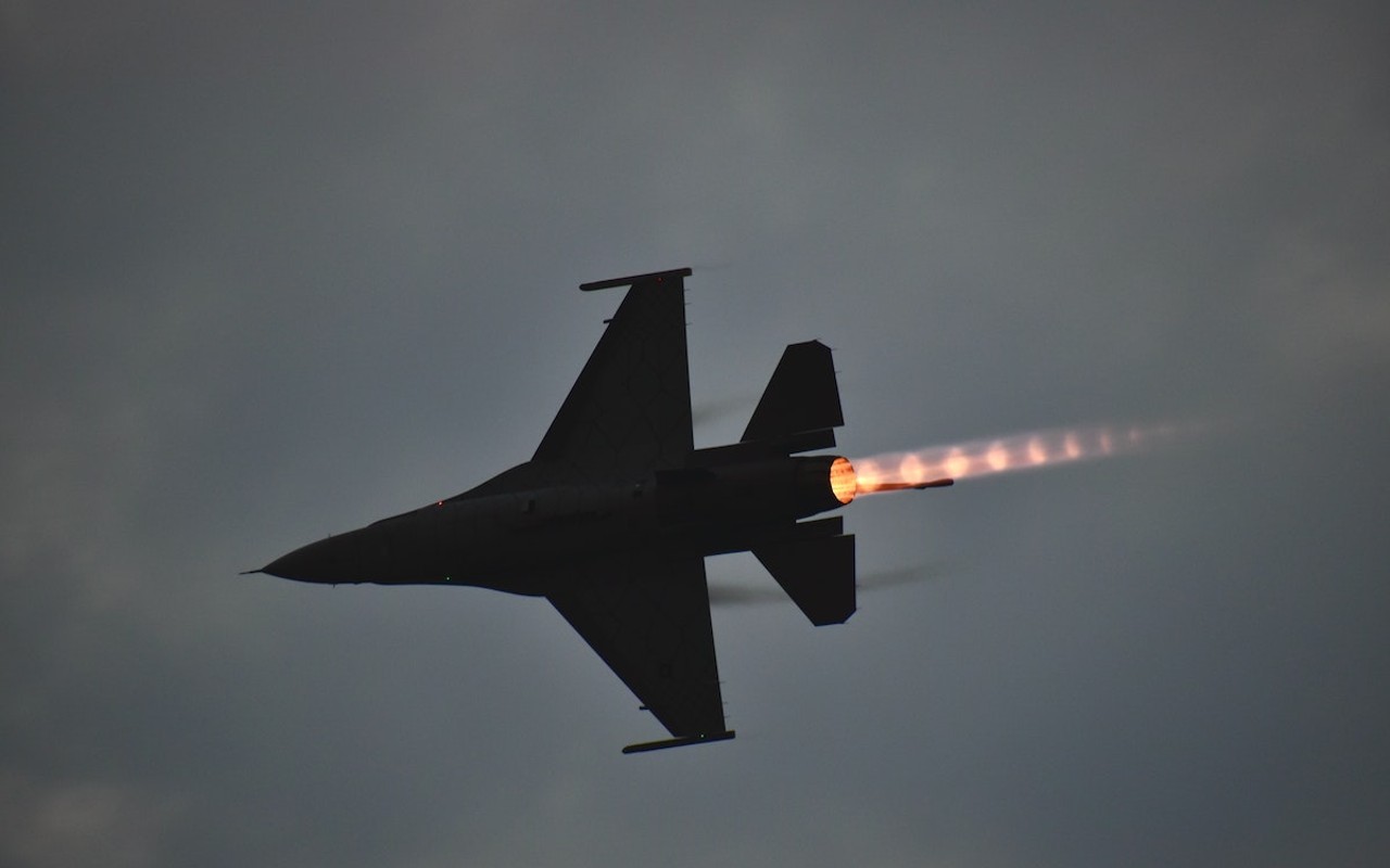 A U.S. F-16 aircraft, such as the one that shot an object down over Lake Huron.