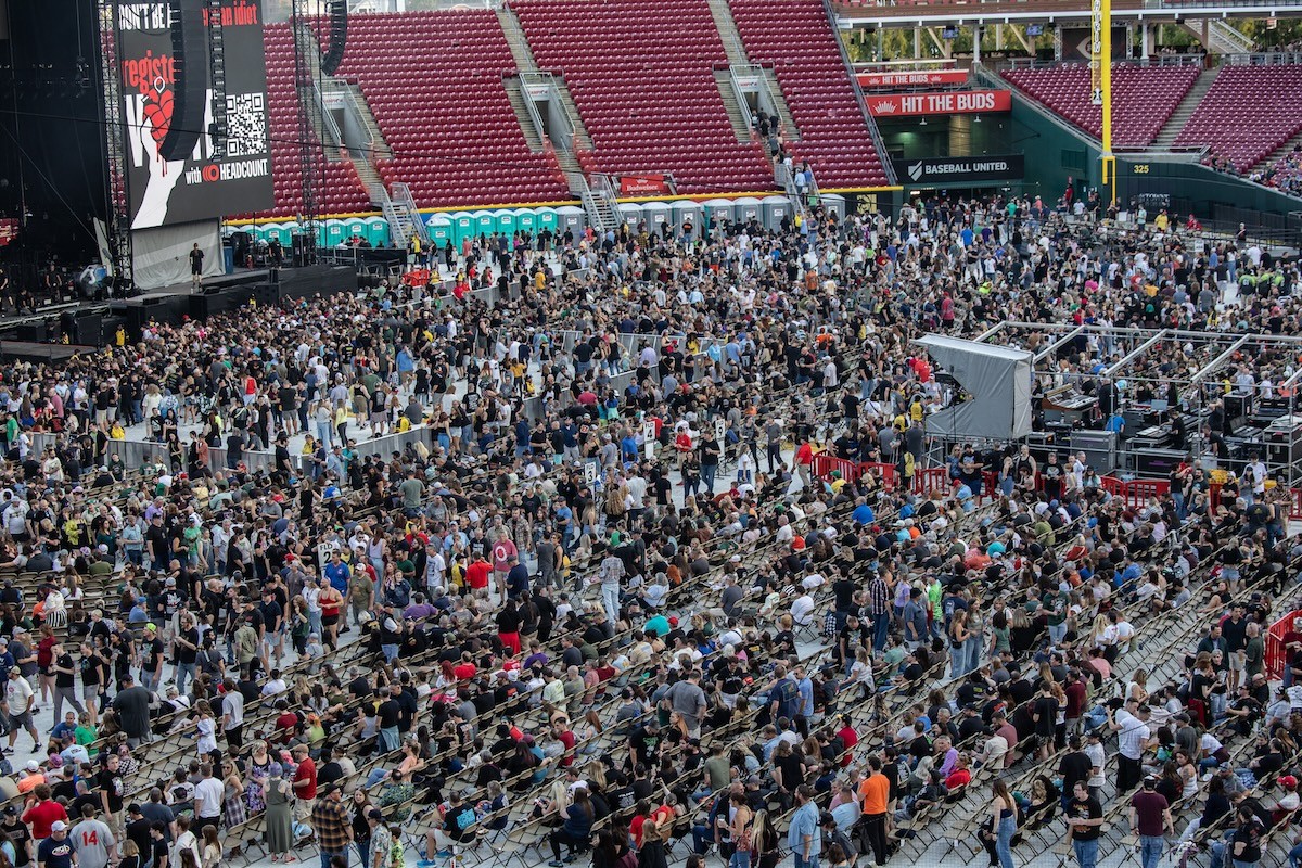 Photos Green Day Performs Stellar Set at Great American Ball Park